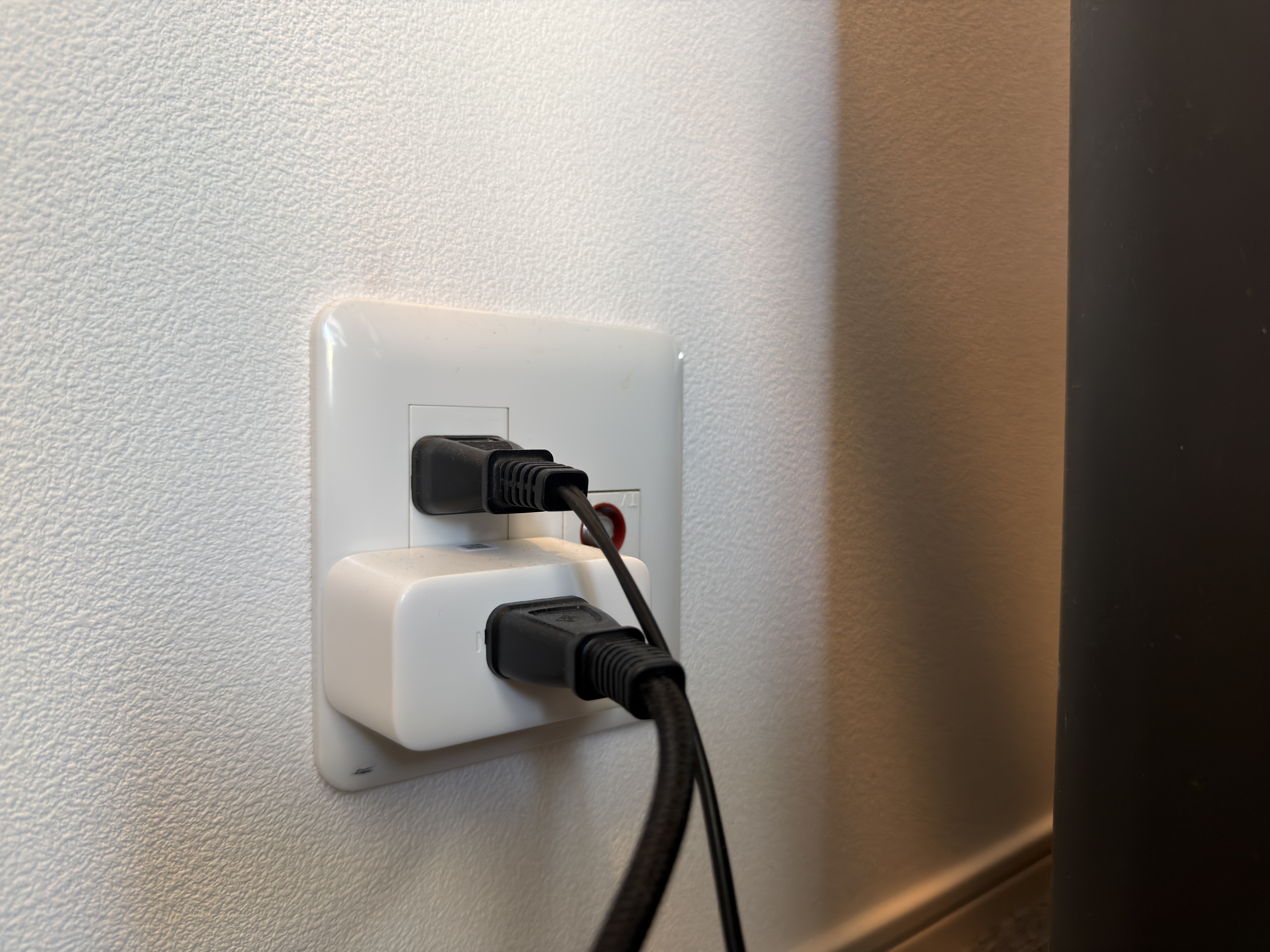 SwitchBotプラグミニで植物育成ライトを定時に自動操作している使用例